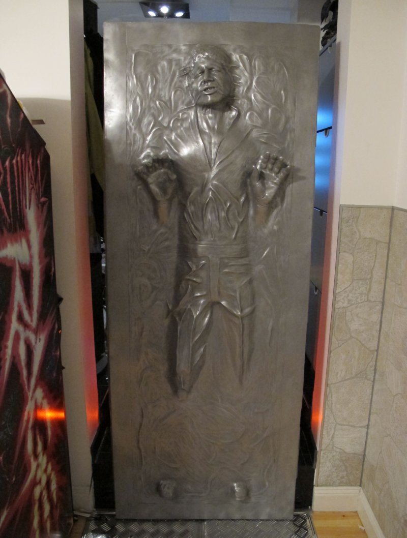Lifesize Prop / Replica of Hans Solo frozen in Carbonite